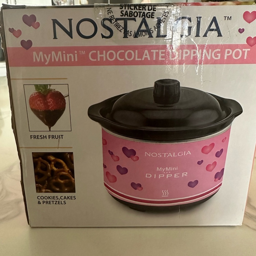 NOSTALGIA My Mini Chocolate Dipping Pot W/ Lid & Pink Heart Design 20 Oz